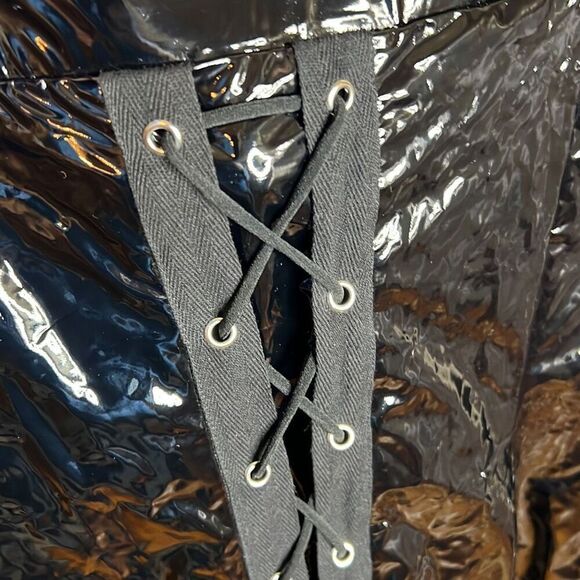 Hot Topic Faux Leather Lace-Up Leggings Size Medium New - Picture 4 of 7